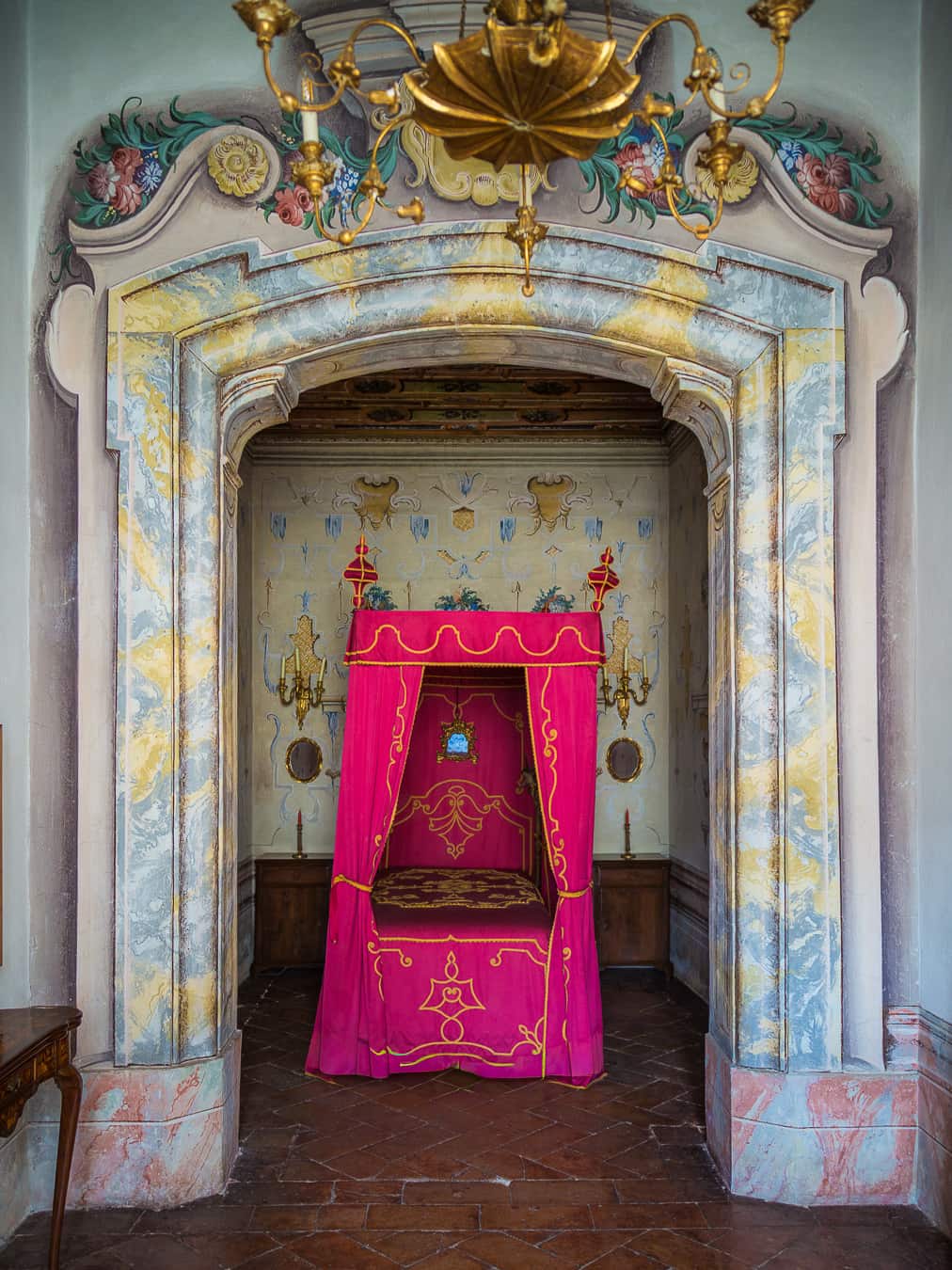 Prospettiva vegetale dei giardini della Villa, simbolo di ordine e armonia