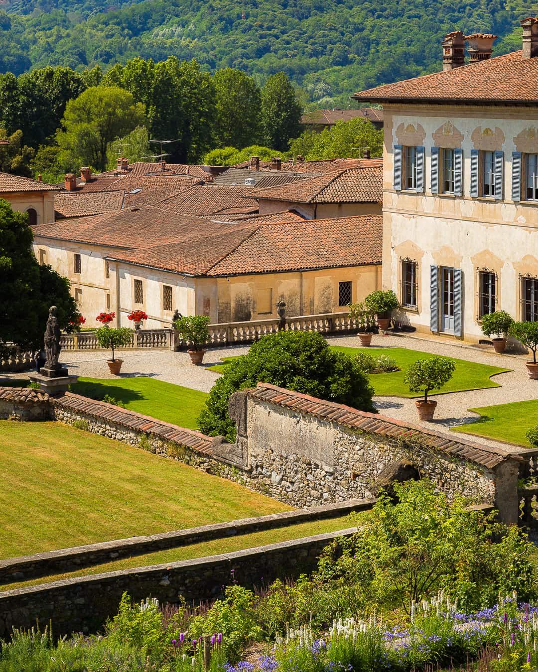 Scorcio dei giardini monumentali di Villa Della Porta Bozzolo